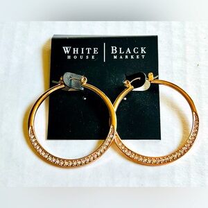 White House, black market Gold tone rhinestone hoops NWT